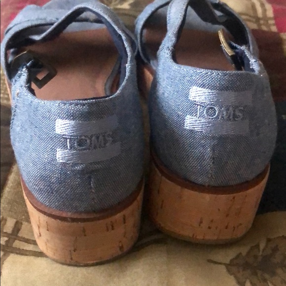 Tom’s Women’s Sandals - Wore 1 time - Picture 5 of 5